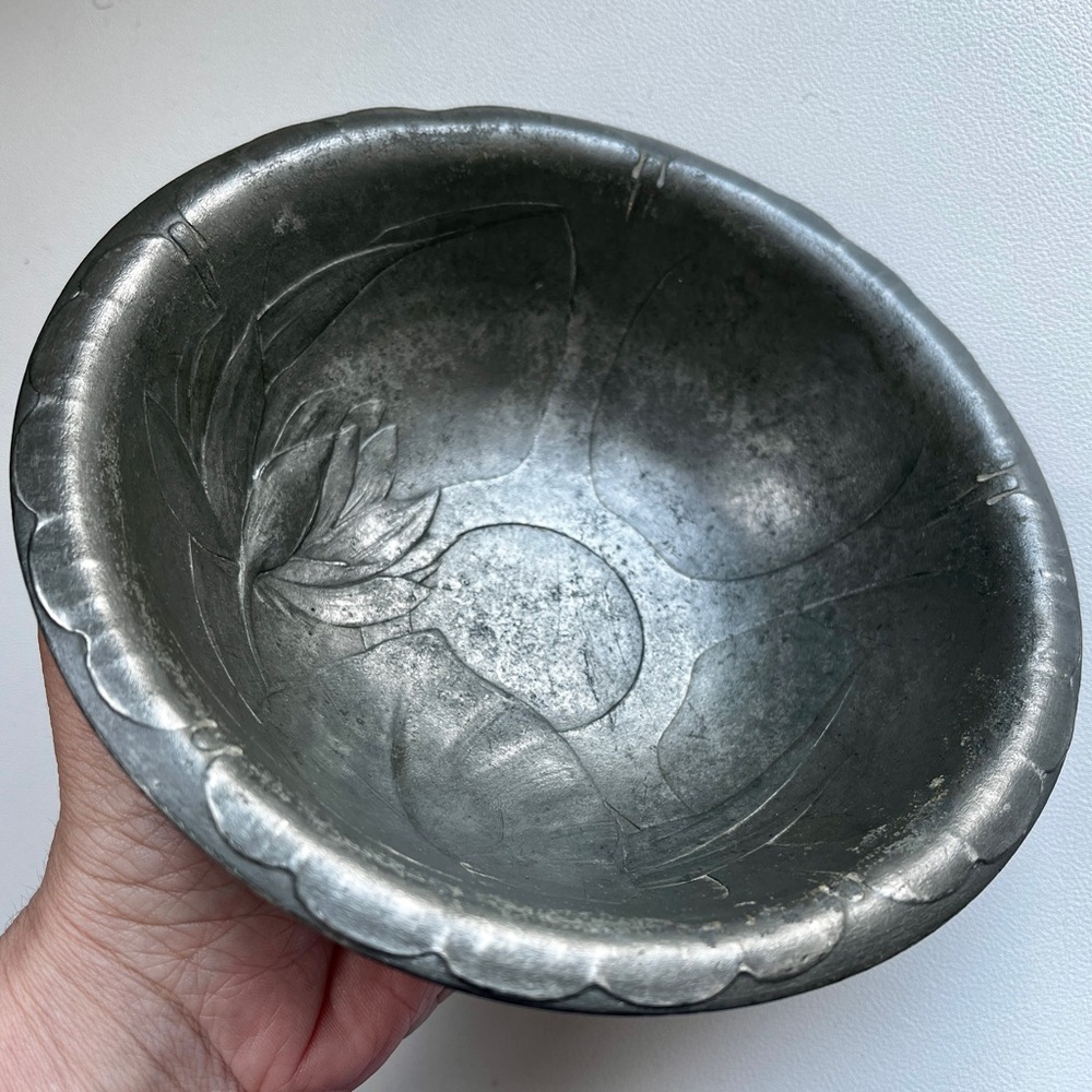 SOLD Art Nouveau Bowl Kayserzinn Pewter Floral Relief Engraving German Soap Dish - Picture 4 of 9